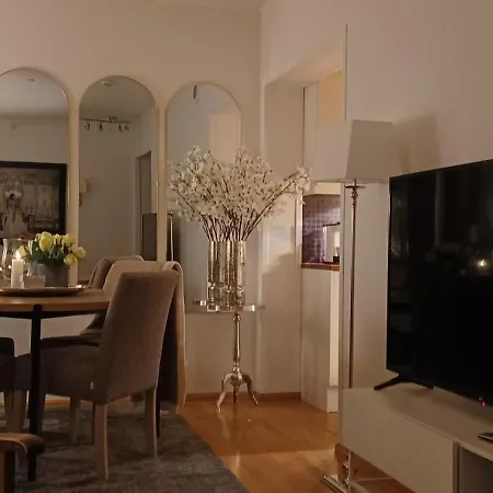 With 2 Bedrooms Apartman